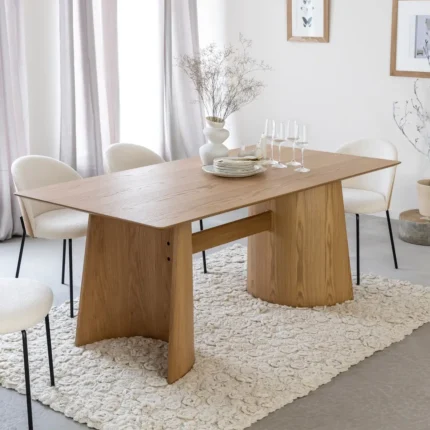 Table à manger en bois de chêne Almari